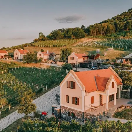 5 House Winery - Perfect Chill Apartman *