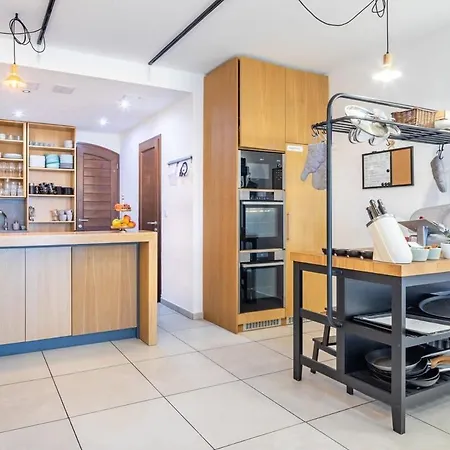 5 House Winery - Perfect Chill *